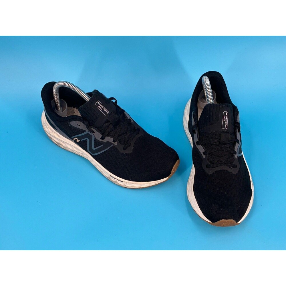 New Balance Fresh Foam Arishi v4 Womens 7.5 D Wide Black Gum Running Shoes